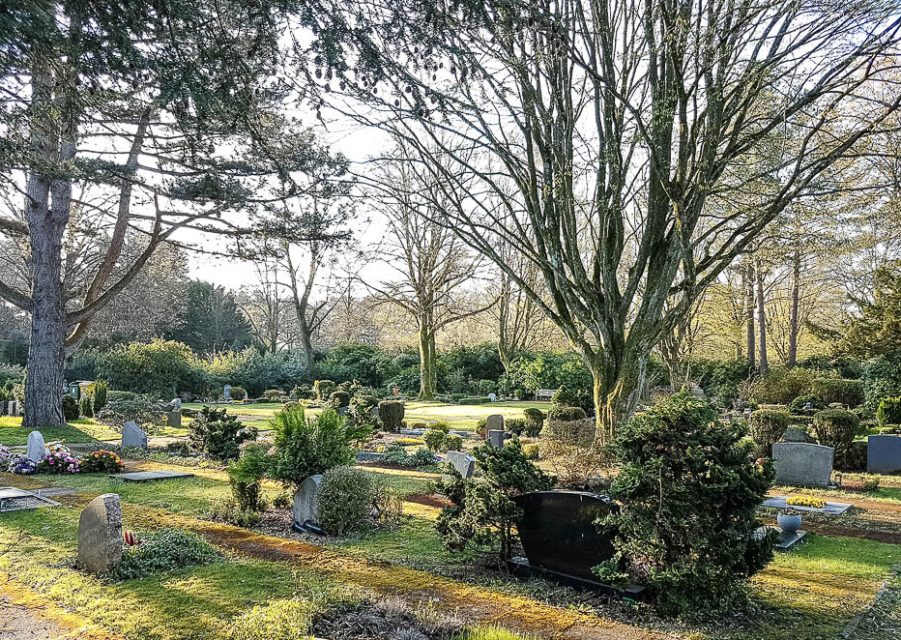 I used to live right next to this graveyard as a child.