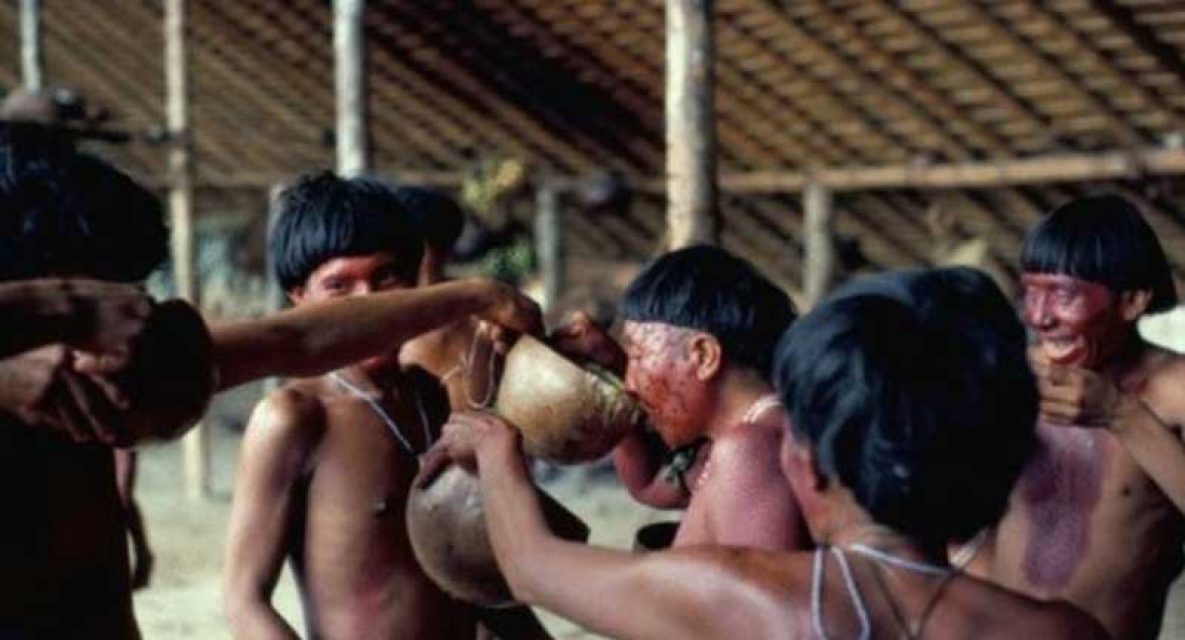 Yanomami funerary ritual: the ashes of the deceased are mixed with banana soup and consumed, allowing the dead to be incorporated into the living community.